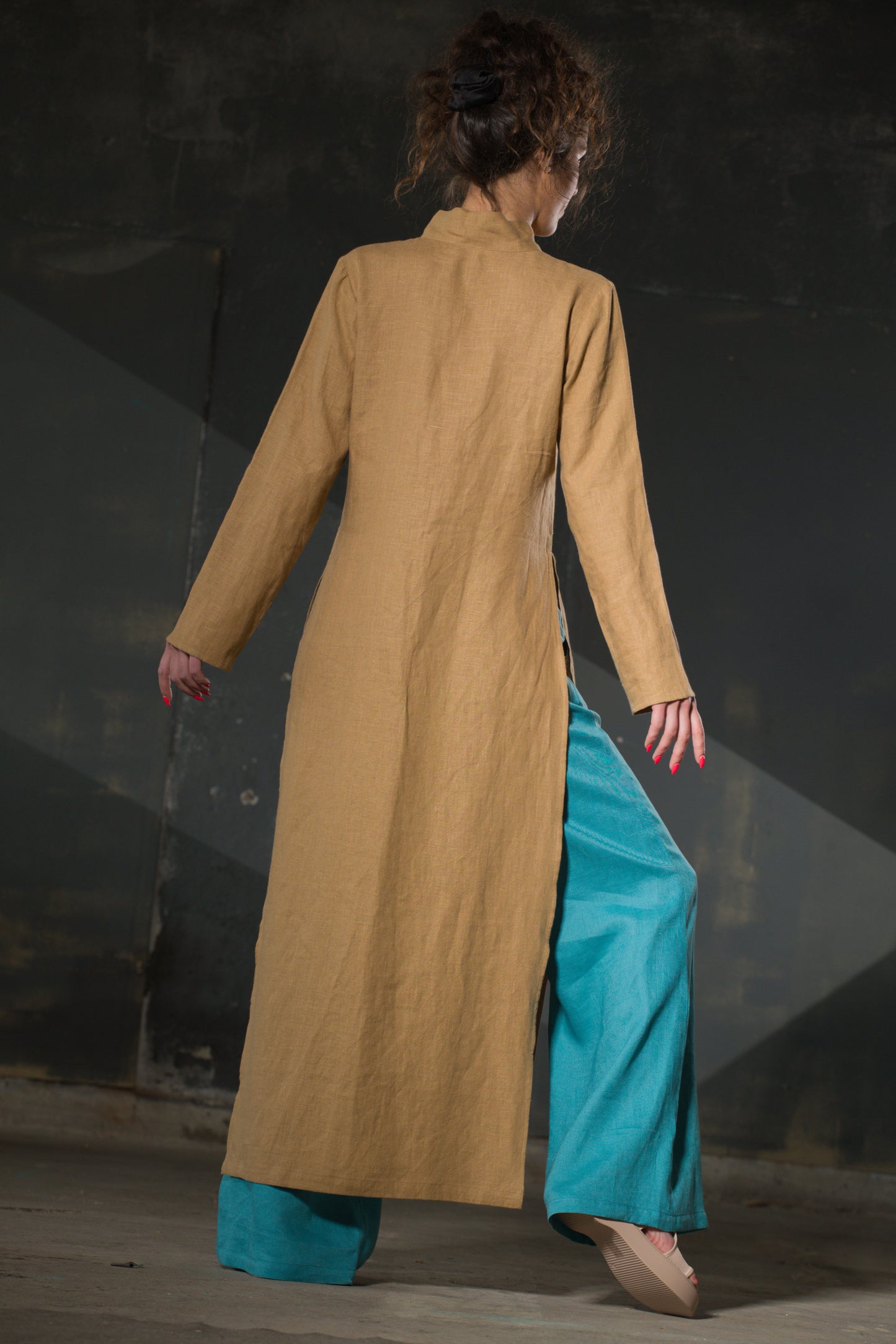 Sand Linen Tunic — Asymmetric Collar, Side Slits