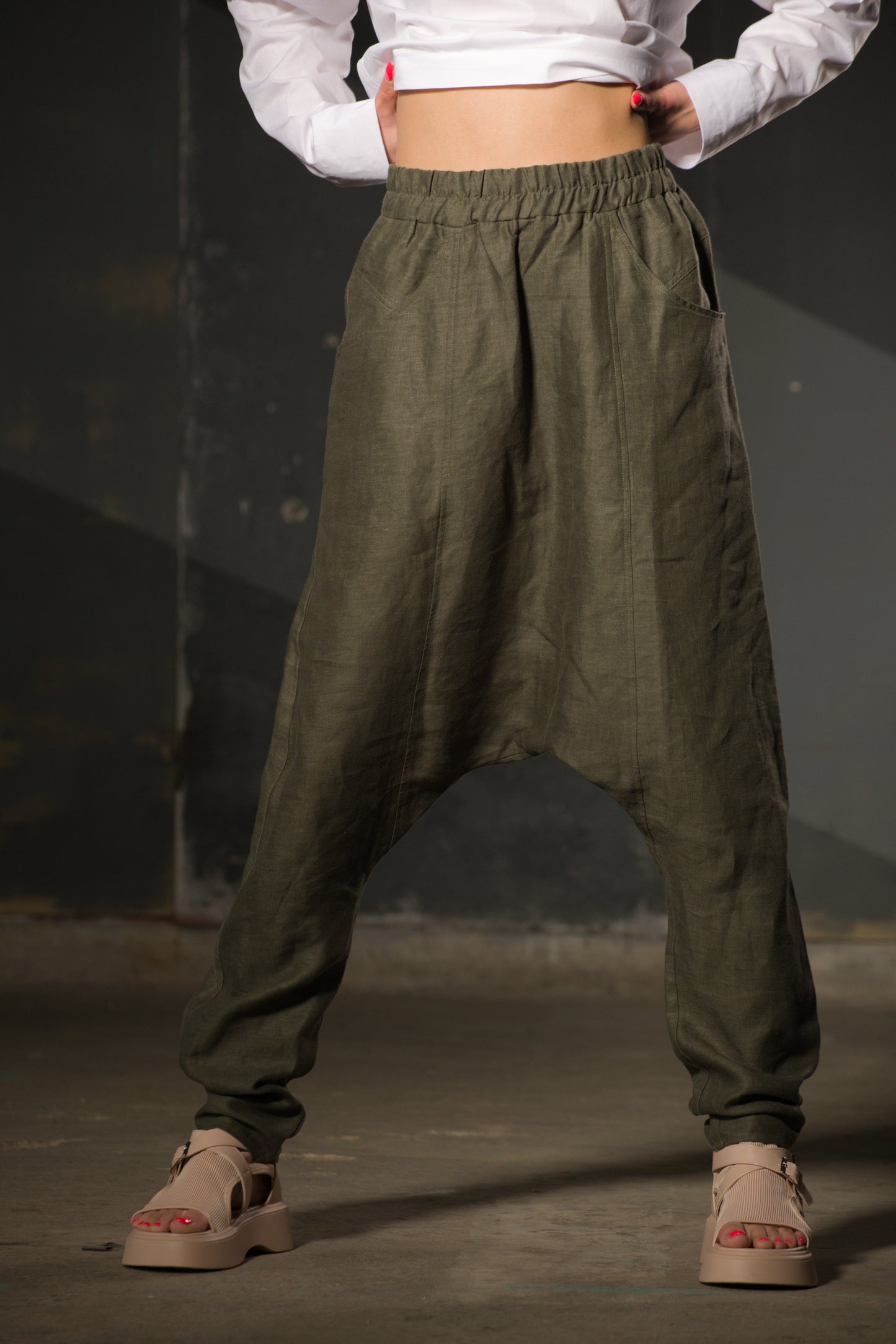Olive Linen Harem Trousers — Elastic Waist, Pockets